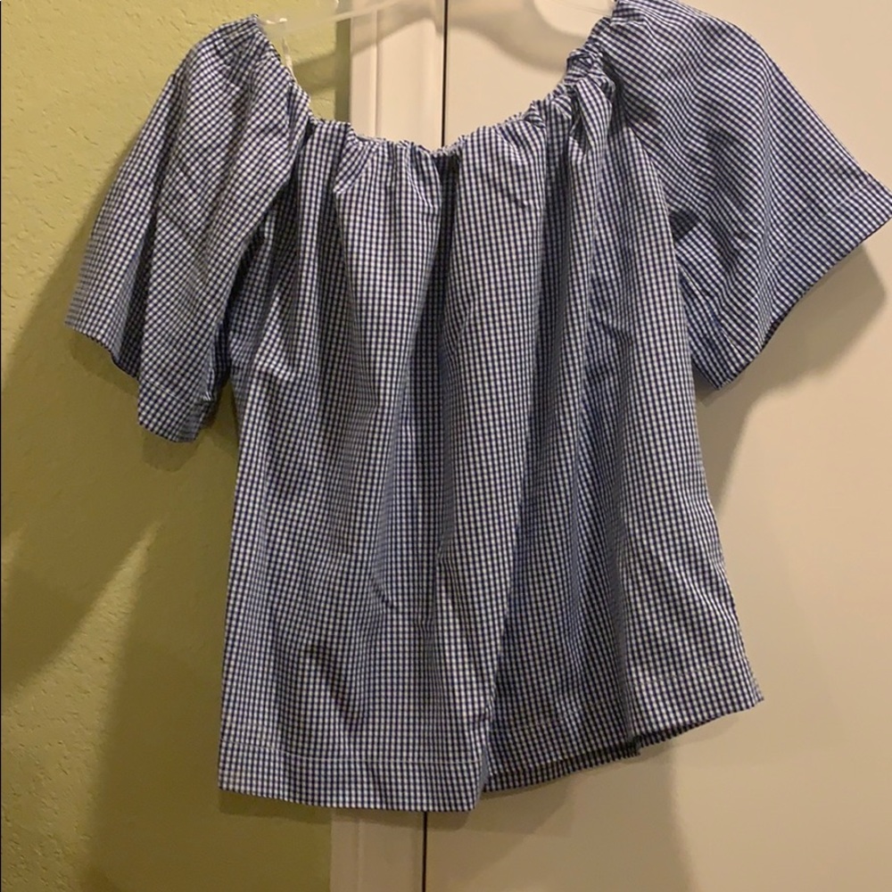 Top gingham blue and white. Excellent condition